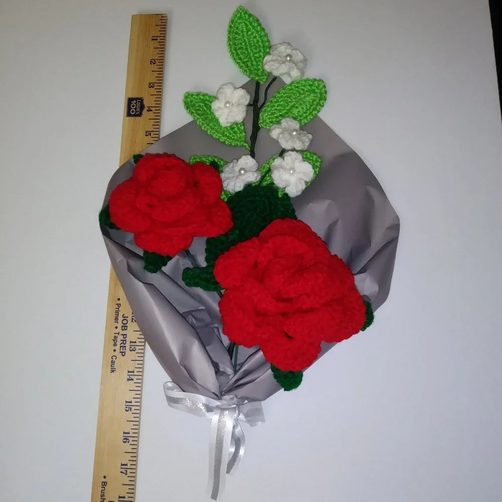 Crochet rose bouquet, handmade, personalized gift for girlfriend, home decoratio